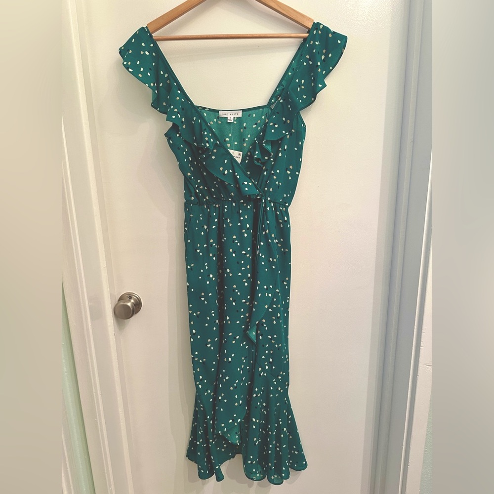 NWT Socialite Green Sleeveless High-Low Dress (Small)